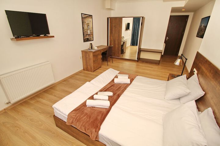 Room 28 of 134