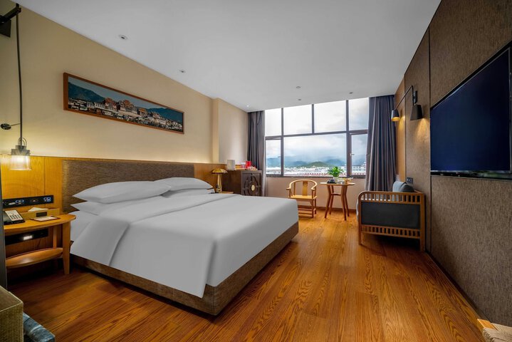Room 8 of 22