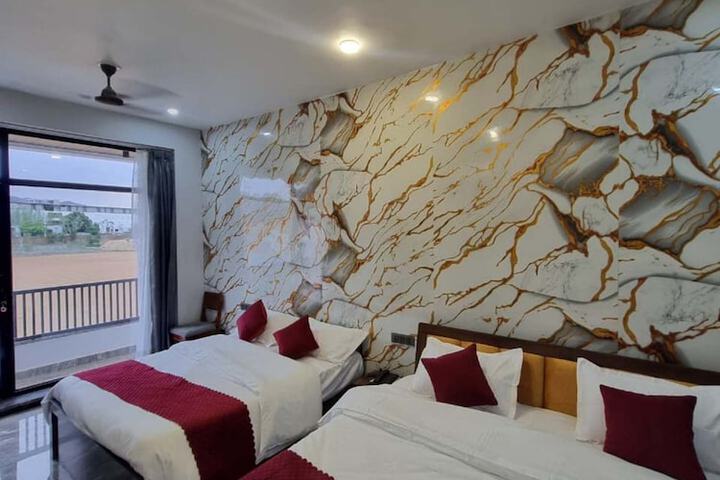 Room 4 of 15