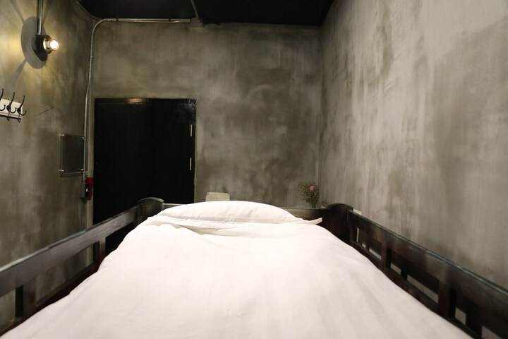 Room 19 of 47