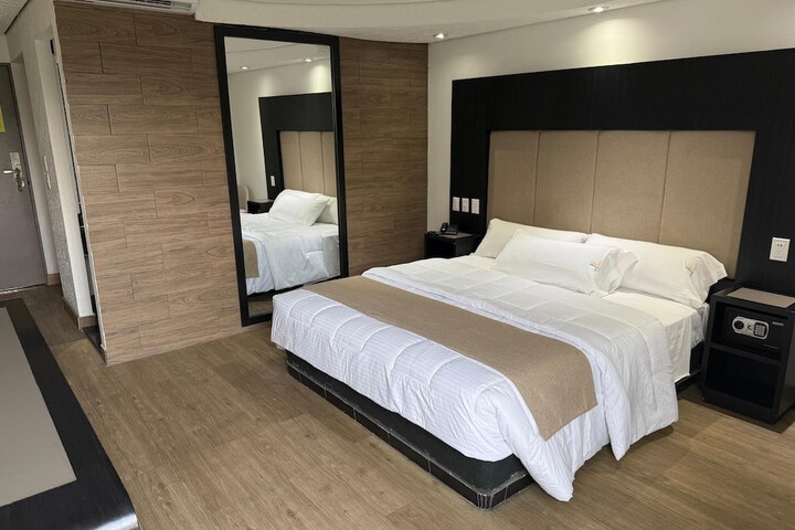 Room 16 of 89