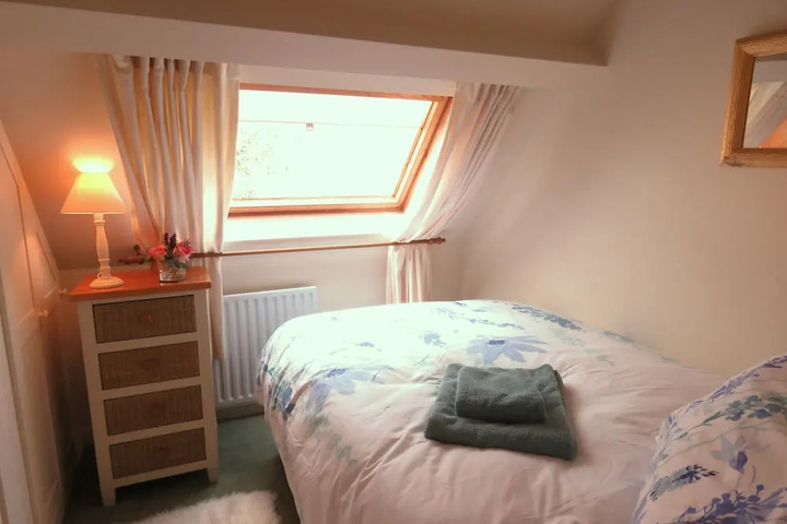 Room 2 of 18