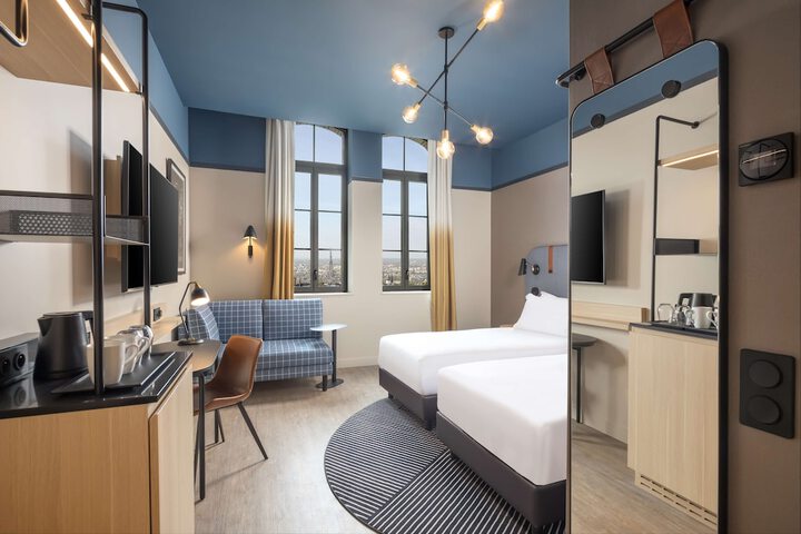 Room 6 of 47