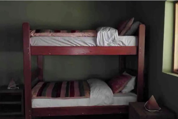 Room 6 of 18