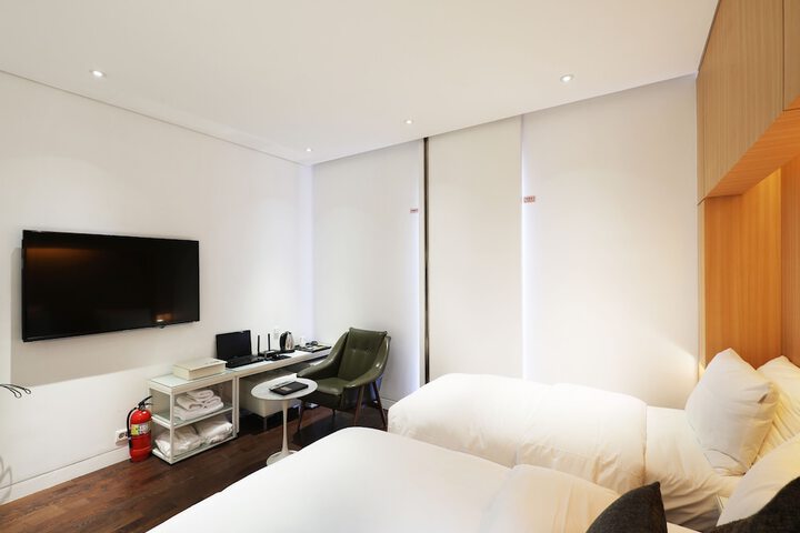 Room 19 of 51