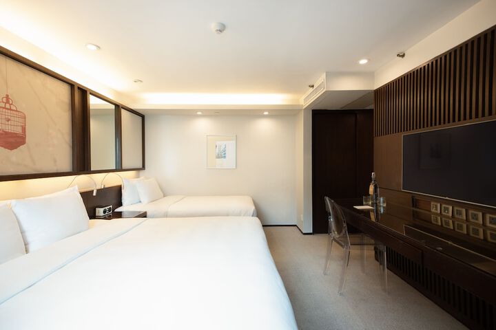 Room 48 of 220