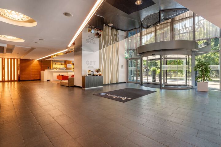 Guest Lobby