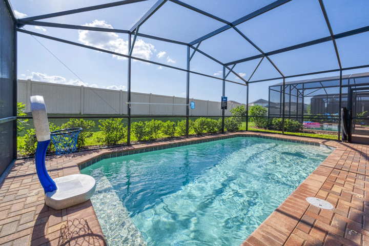 Pool 13 of 24