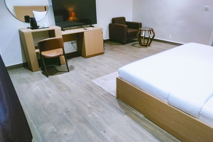 Room 21 of 40