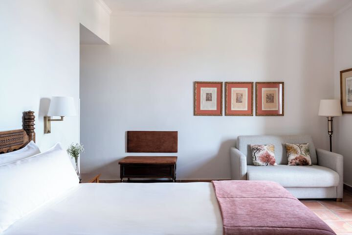 Room 16 of 50