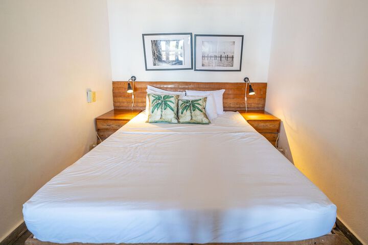 Room 3 of 72