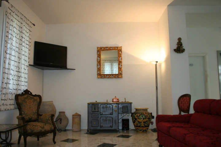 Room 5 of 17