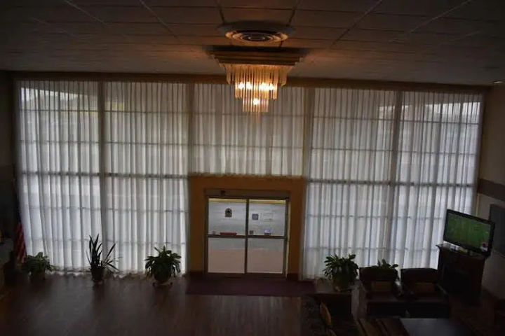Room 13 of 19