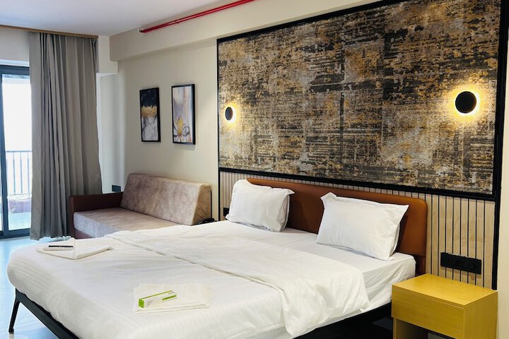 Room 12 of 20