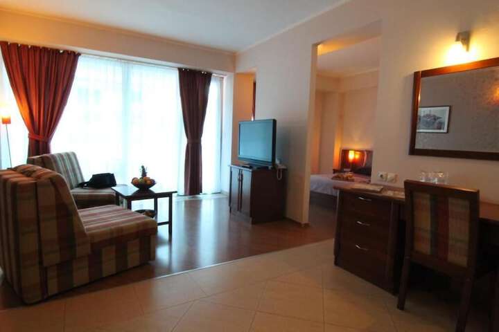 Room 14 of 27