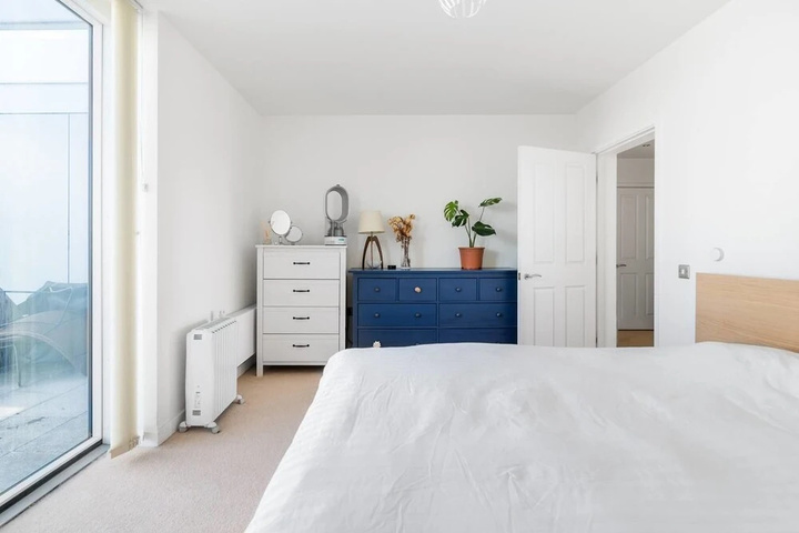 Room 5 of 11