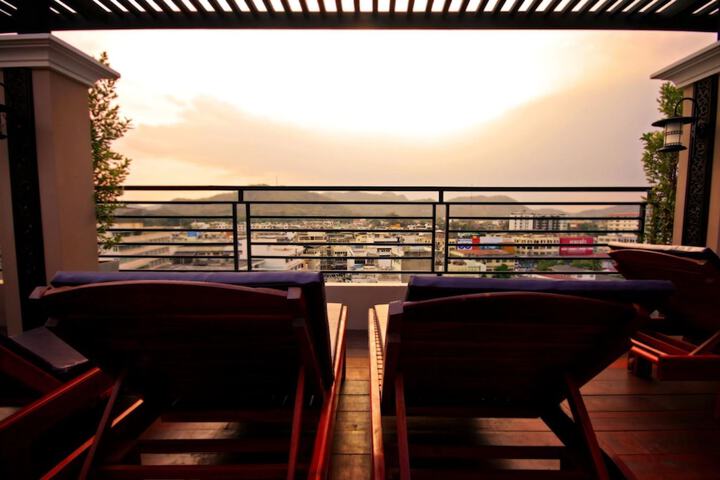 Sundeck 81 of 83