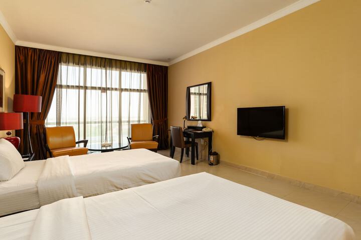 Room 6 of 30