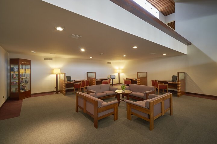 Business Center 52 of 65