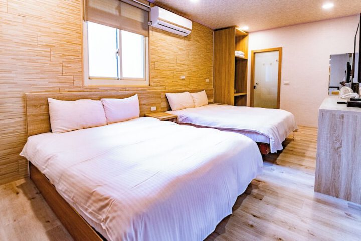 Room 26 of 38