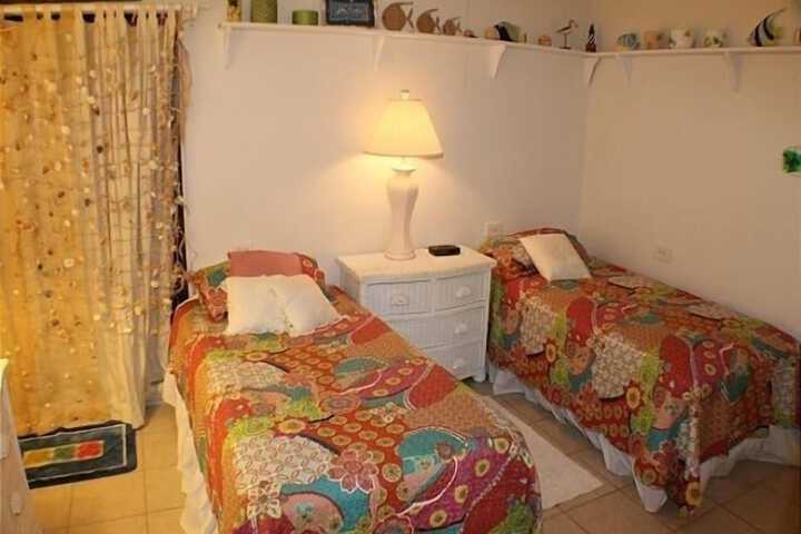 Room 2 of 25