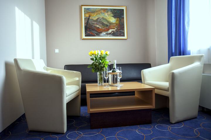 Room 19 of 47