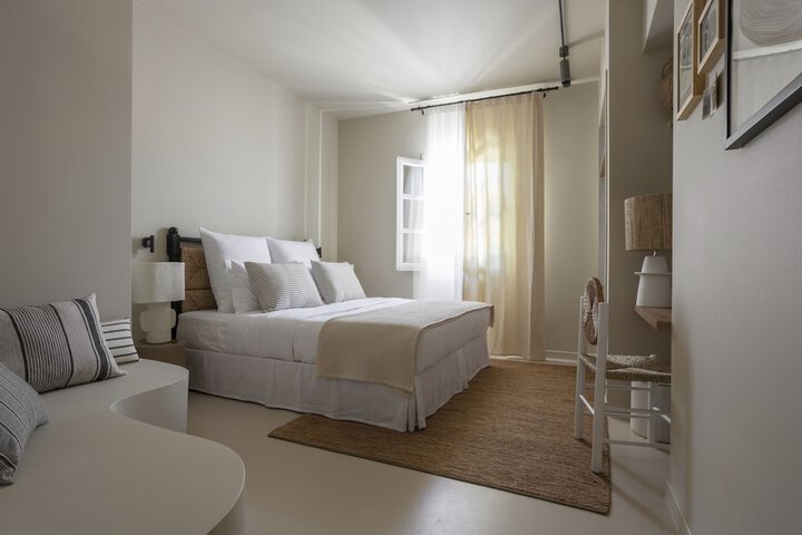 Room 4 of 39