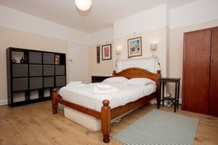 1 Bedroom Flat in North West London with Wifi