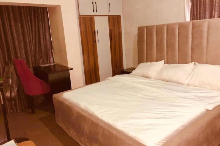Room 13 of 53