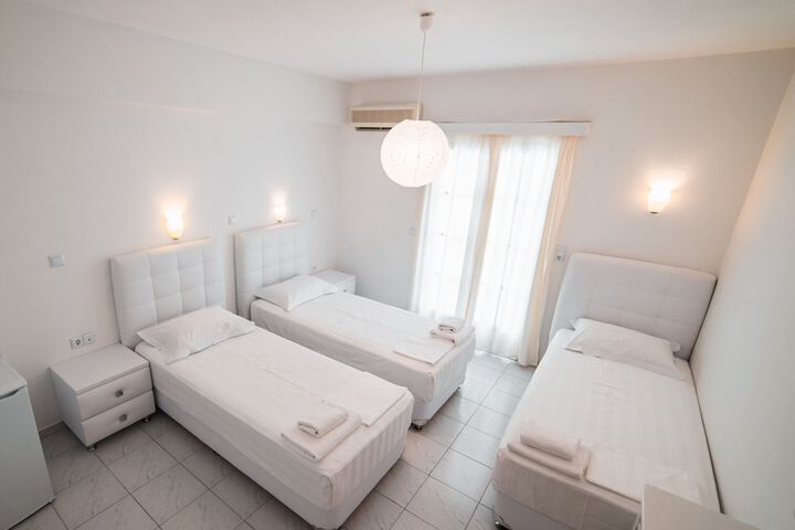 Room 15 of 32