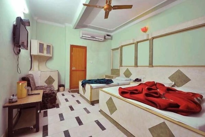 Room 8 of 20