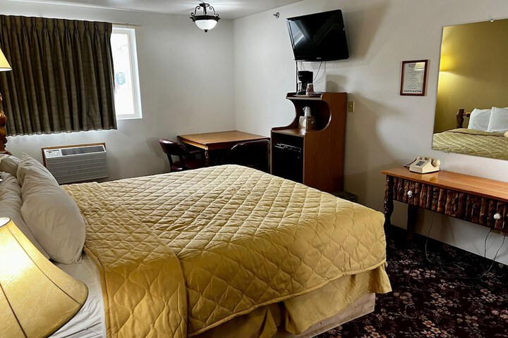 Room 9 of 26