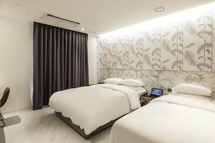Room 15 of 41