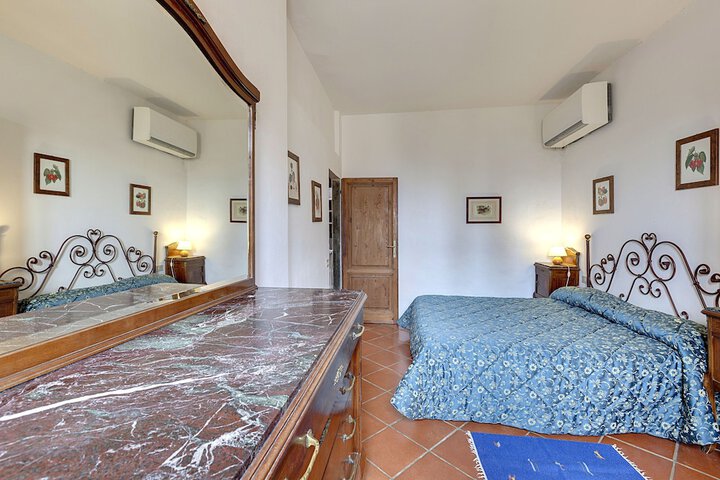 Room 10 of 88