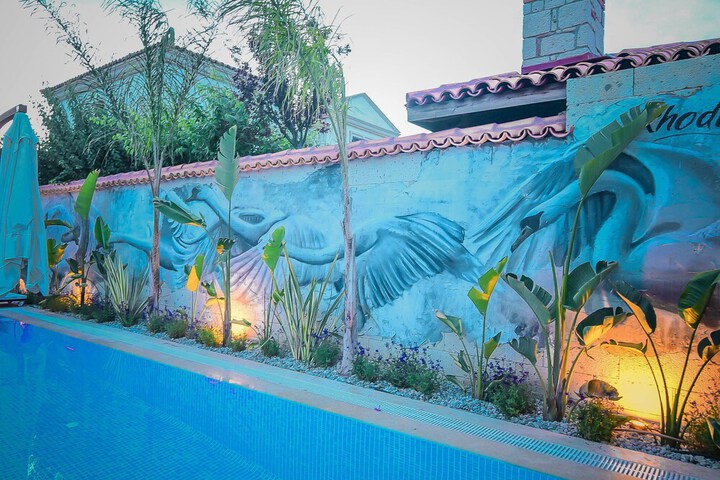 Hotel Exterior 44 of 52