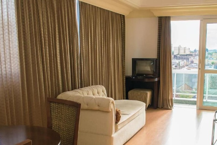 Room 28 of 46