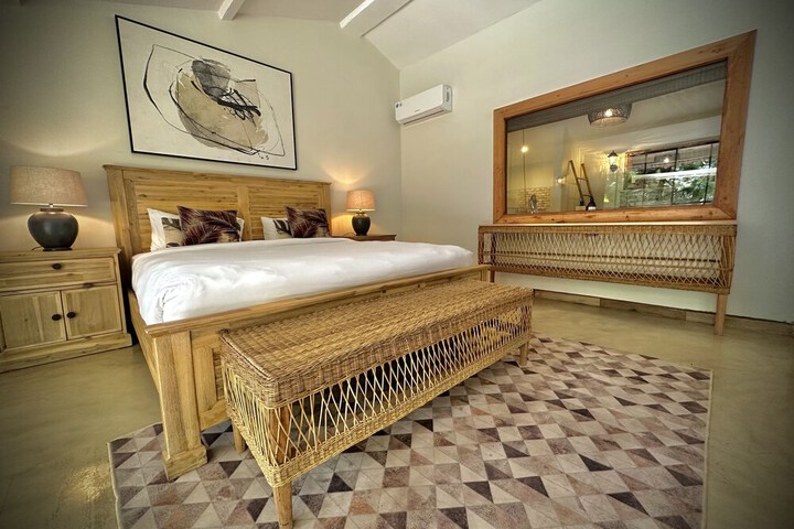 Room 6 of 24
