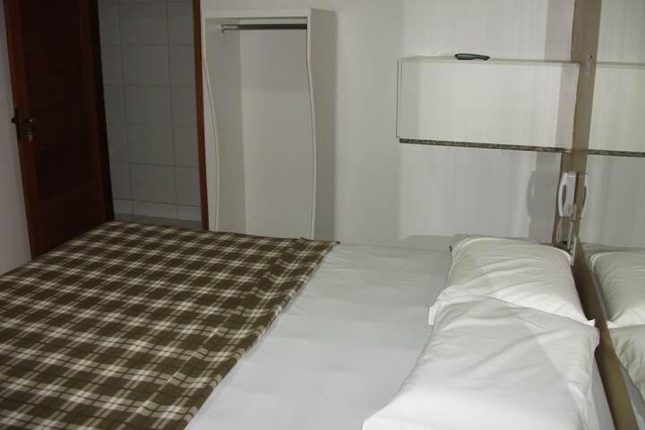 Room 13 of 34