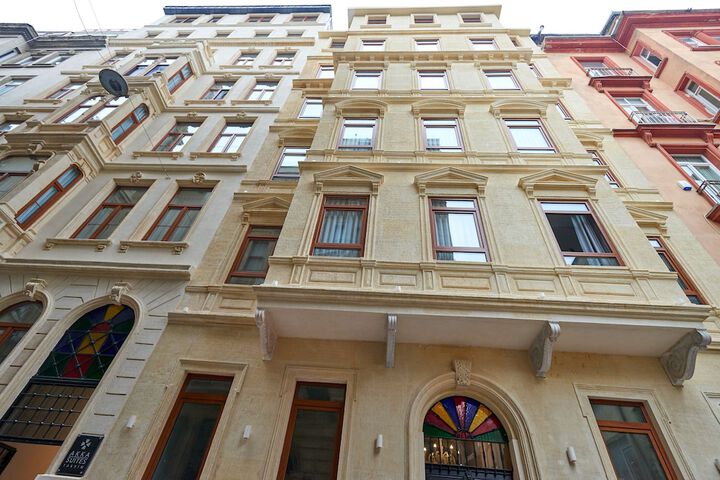 Hotel 74 of 79