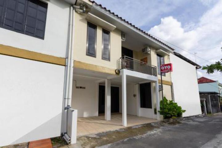 Oyo 2297 Ndalem Kopen Syariah
