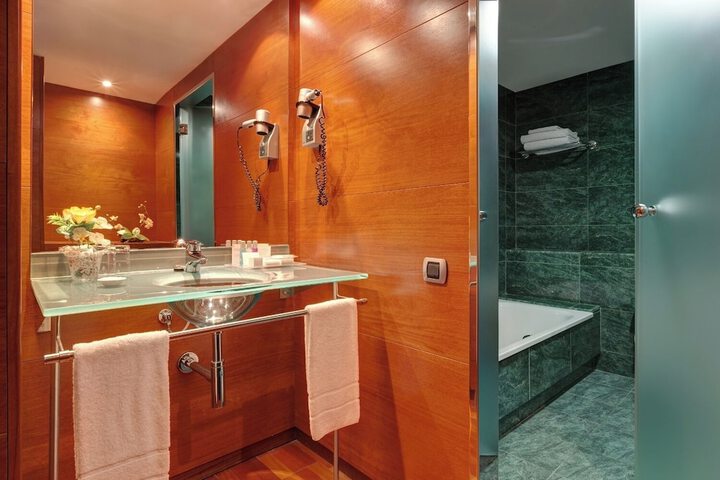 Room 20 of 64