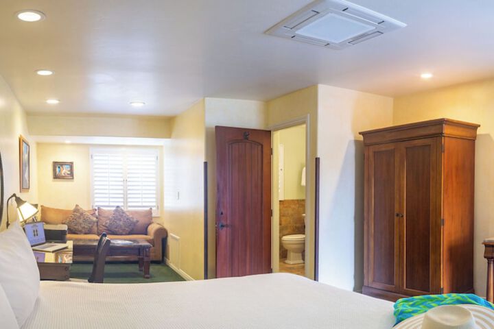 Room 12 of 81