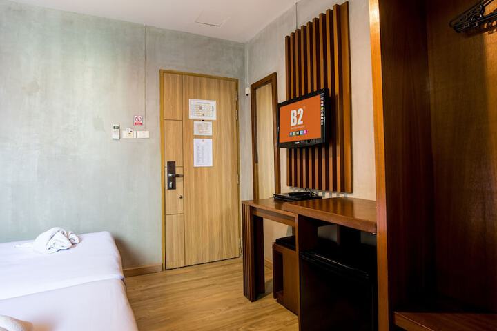 Room 16 of 30