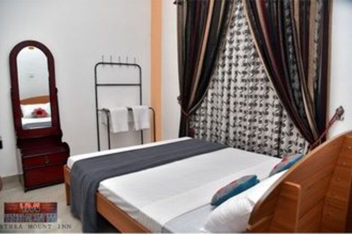 Room 10 of 27