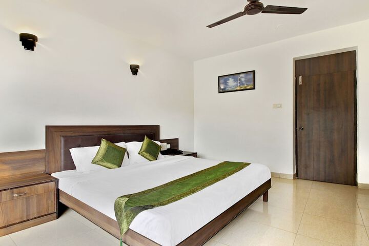 Room 9 of 20