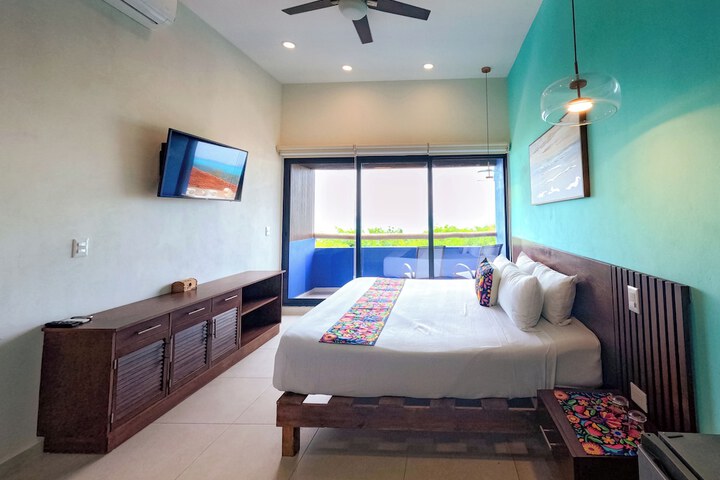 Room 30 of 94