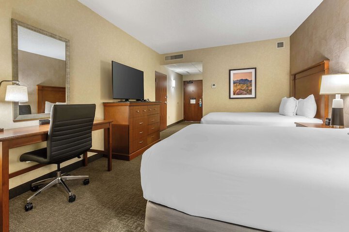Room 32 of 72