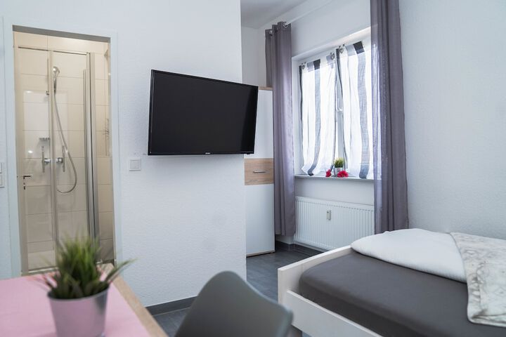 Room 11 of 21