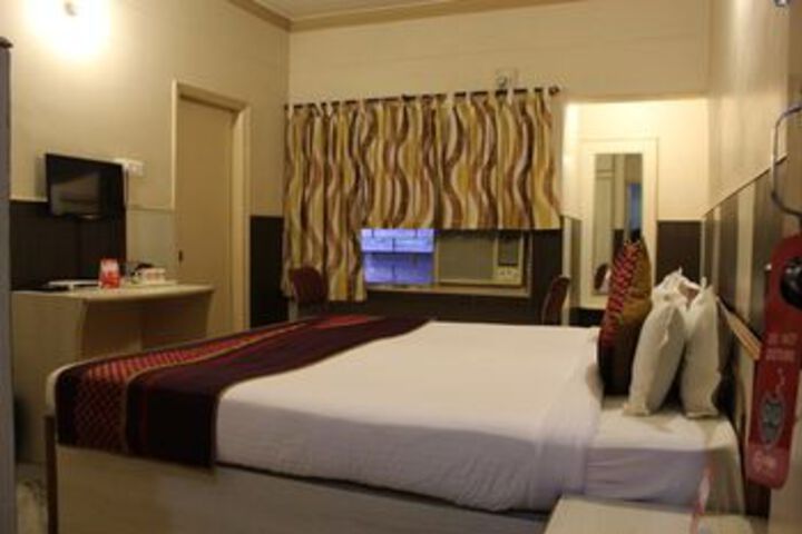 Room 7 of 28
