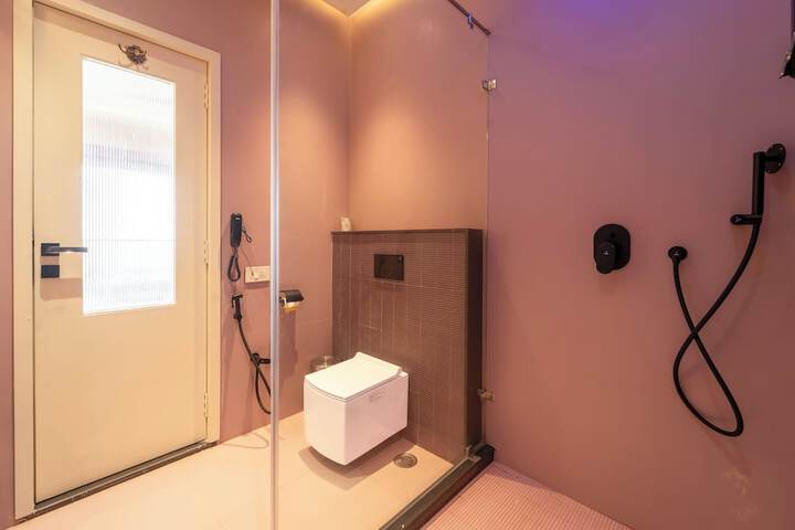 Room 44 of 68